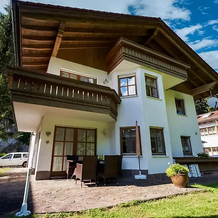 Mit Terrasse In Apartment *