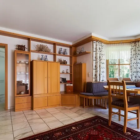 Mit Terrasse In Apartment